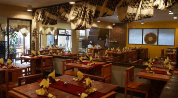 Antica Bar Restaurant Bole አንቲካ ባርና ሬስቶራንት ቦሌ À l'intérieur