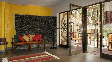 Antica Bar Restaurant Bole አንቲካ ባርና ሬስቶራንት ቦሌ À l'intérieur