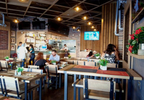 The Wise À l'intérieur