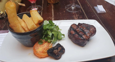 The Kings Arms Cookham food